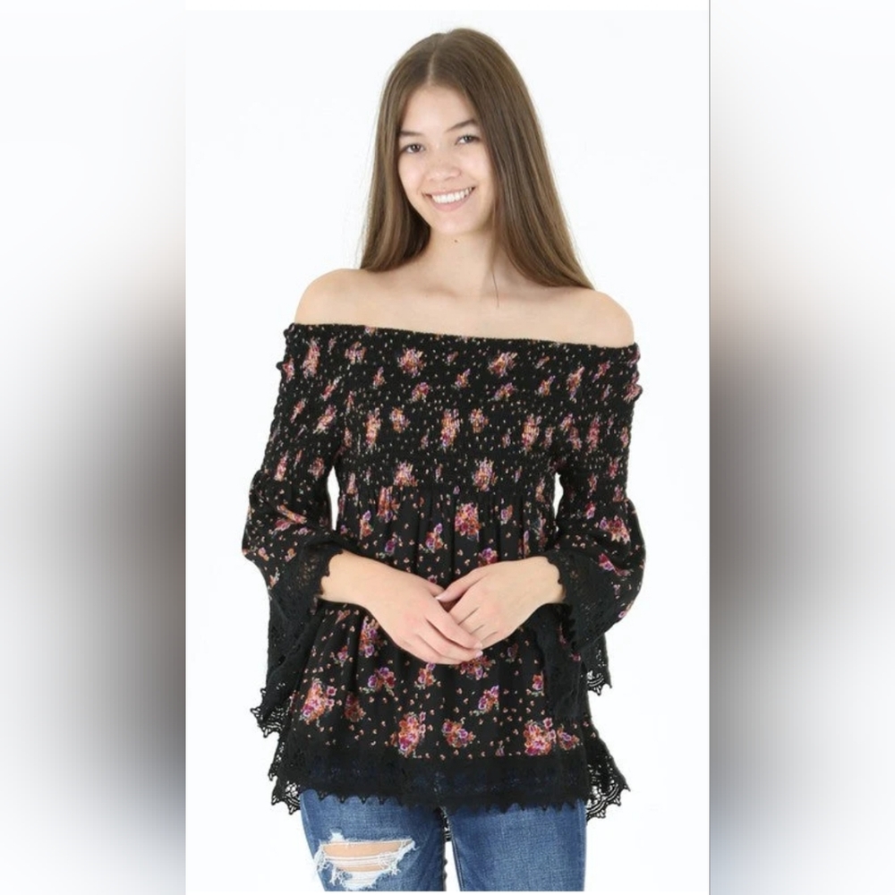 Angie Size Medium Off The Shoulder Long Sleeve Lace Floral Black Blouse Top